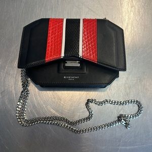 Givenchy Bow Cut Shoulder Bag